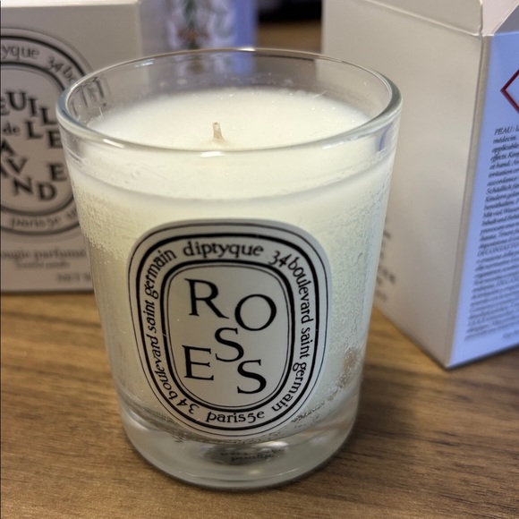New! Diptyque Box Set of 4 scented Candles - Picture 9 of 9